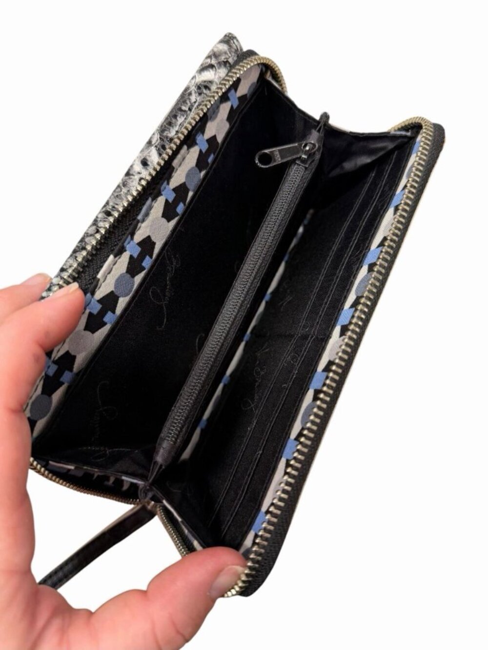 Vera Bradley Black Snakeskin Women's Wristlet Wallet Zip & Snap Closure - Picture 6 of 8